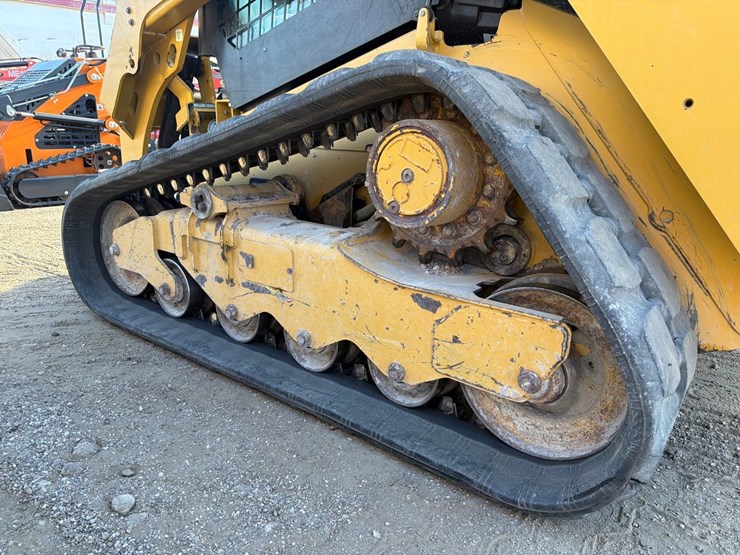 2019-caterpillar-259d-image-11