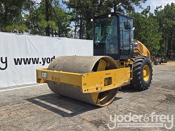 2020-caterpillar-cs56b-image-1