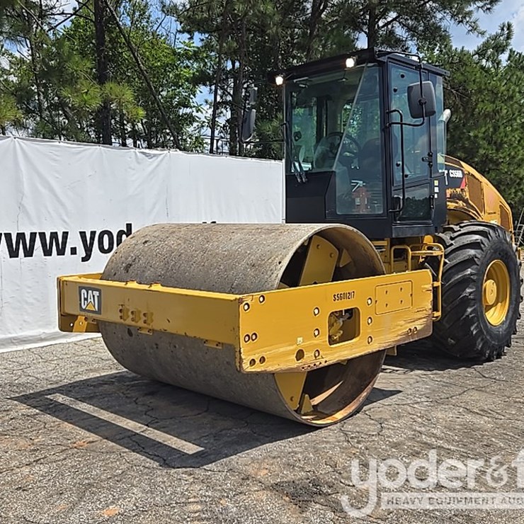 2020 CATERPILLAR CS56B