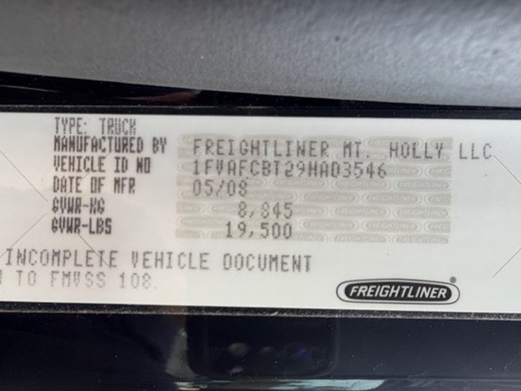 2009-freightliner-m2-106-image-27