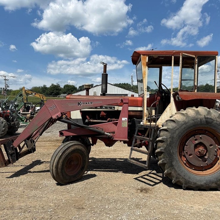 INTERNATIONAL 806