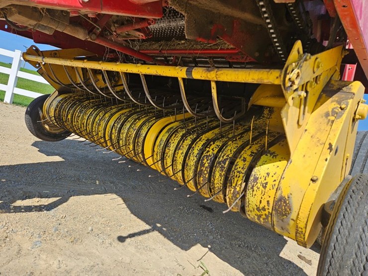 new-holland-644-image-14
