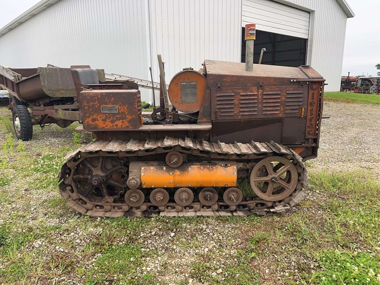 cletrac-25-crawler-image-6