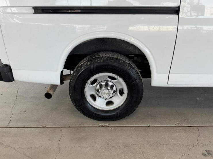 2014-chevrolet-express-3500-image-8