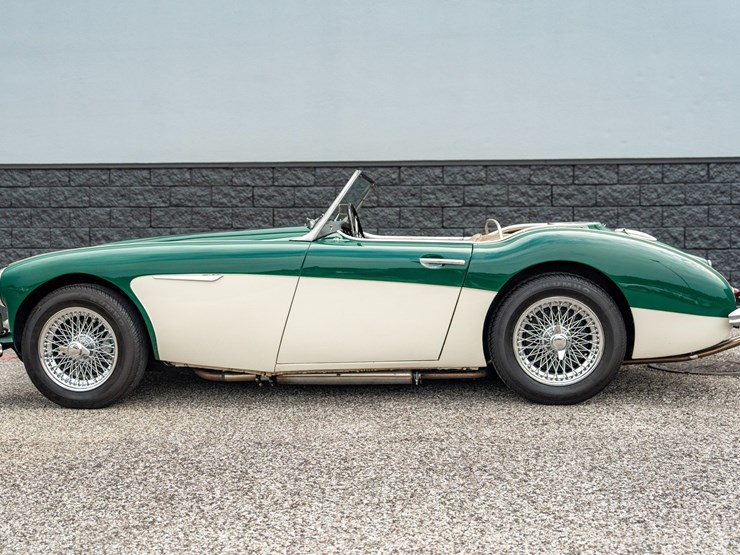 #108-•-offered-at-no-reserve-|-1961-austin-healey-3000-mark-i-image-8