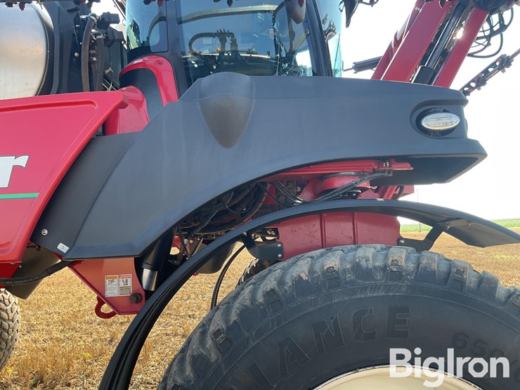 2018-miller-6300-nitro-self-propelled-sprayer-image-19