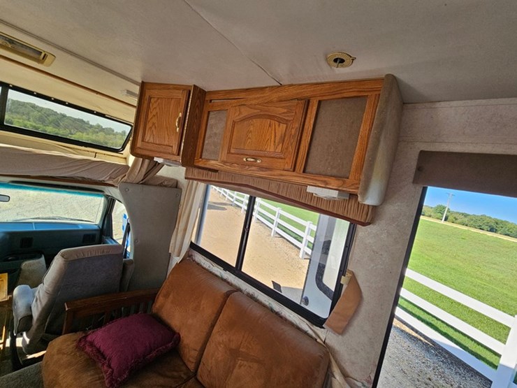 1994-ford-e350-image-13