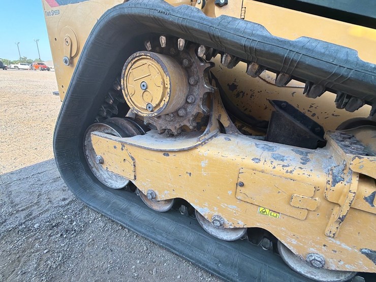 2019-caterpillar-259d-image-6