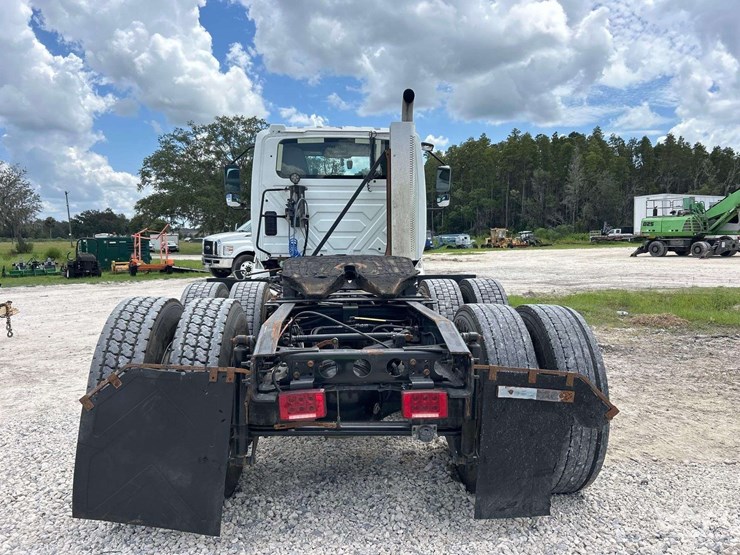 2021-international-rh613-t/a-day-cab-truck-tractor-image-27