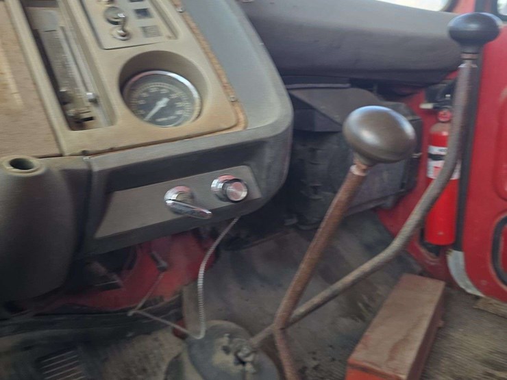 1973-ford-880-image-7