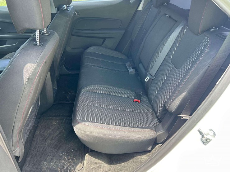 2017-chevrolet-equinox-image-21