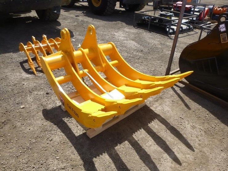 caterpillar-320-image-2