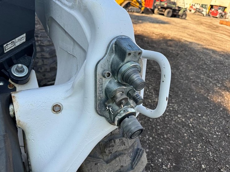 2021-bobcat-s66-image-12