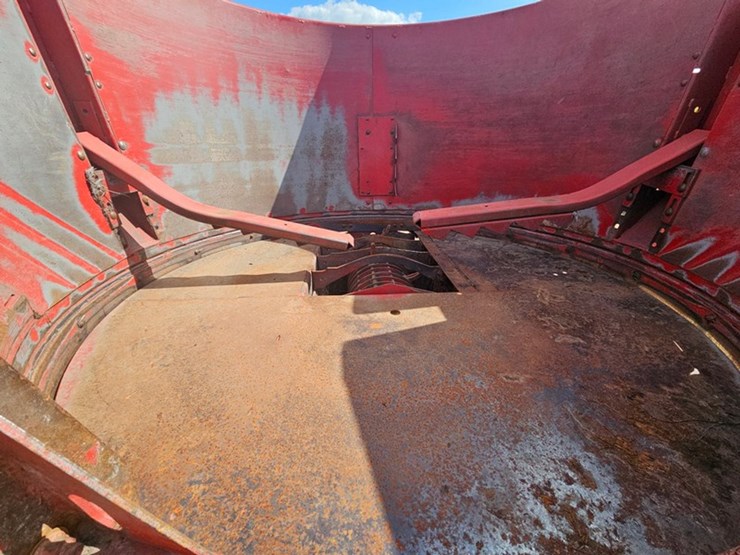 case-ih-8610-image-22