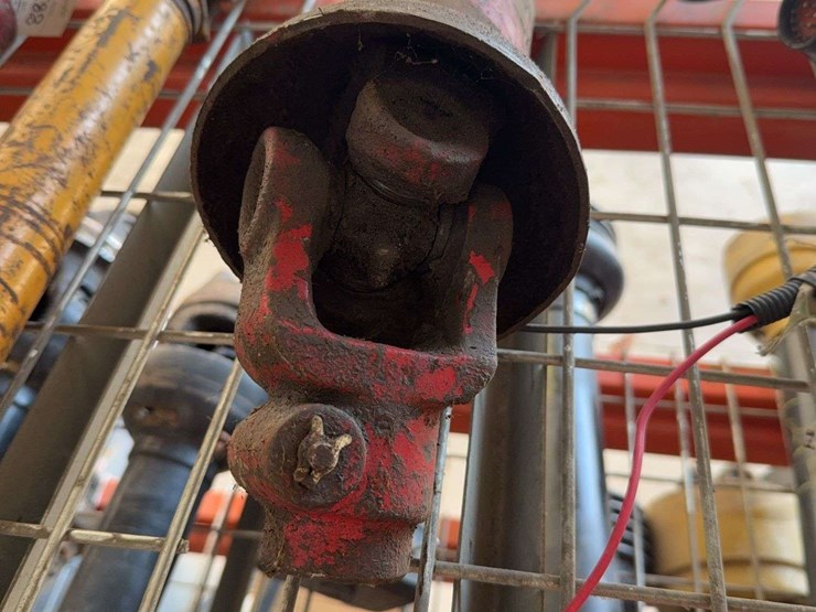 new-holland-851-image-11