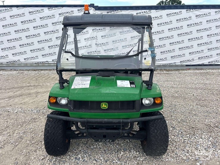 2016-john-deere-gator-image-24