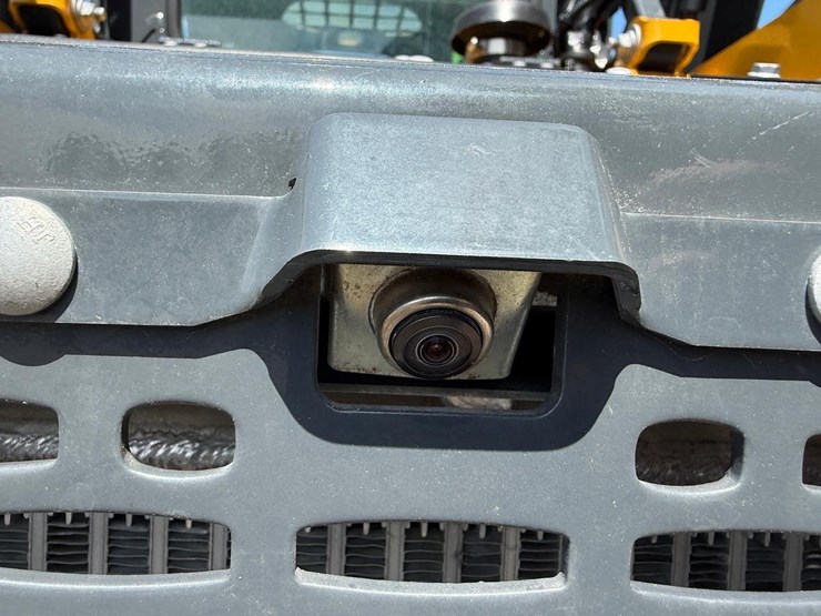 2024-deere-317g-image-17
