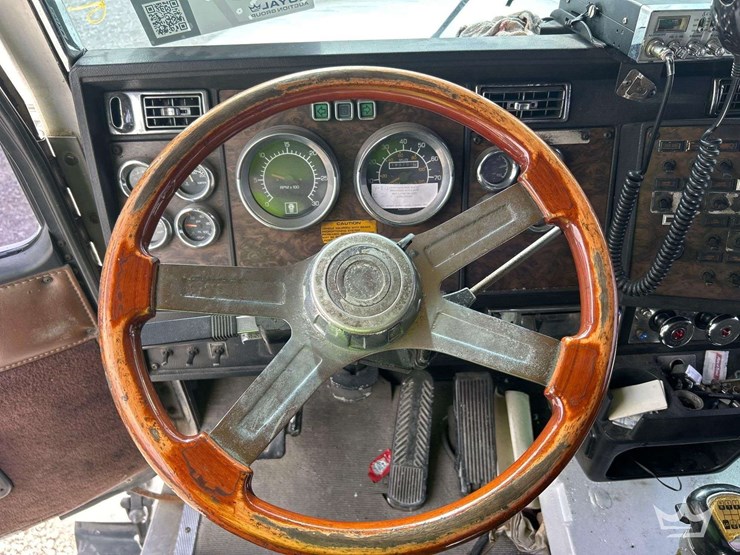 1995-kenworth-t400-image-16
