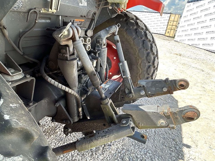 kubota-m5-111f-108hp-agricultural-tractor-image-12