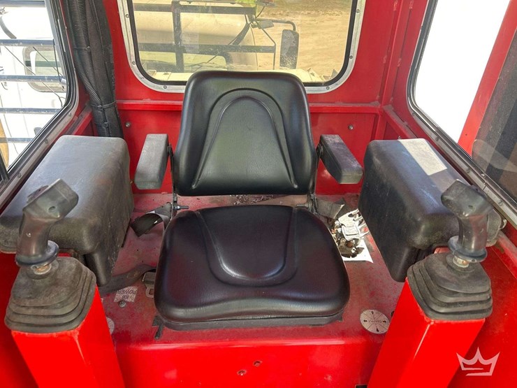 2018-freightliner-m2-106-image-22