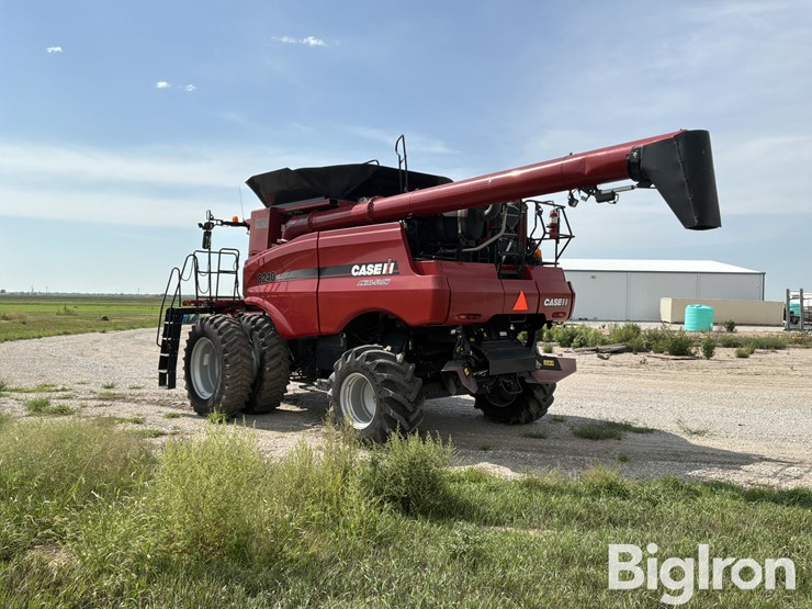 2016-case-ih-8240-image-7