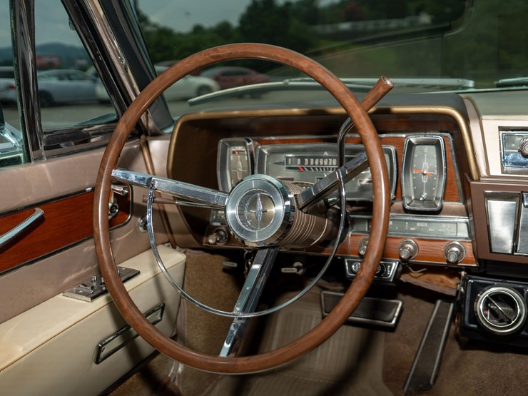 #111-•-1962-lincoln-continental-sedan-image-73
