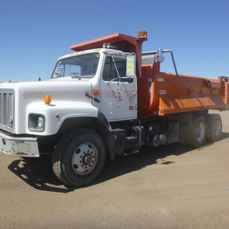 2002 INTERNATIONAL 2674