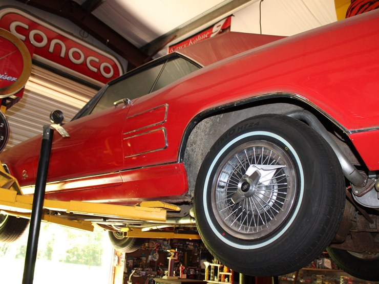 #143-•-1964-buick-riviera-image-13