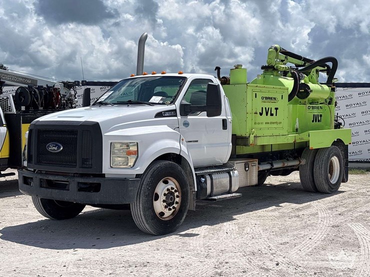 2016-ford-f650-image-1
