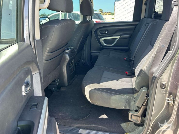 2018-nissan-titan-image-21