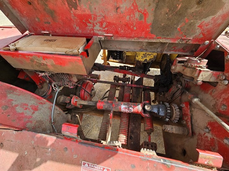 new-holland-900-image-23