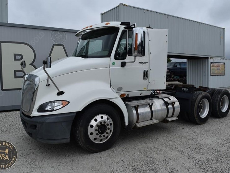 2014-international-prostar-image-2