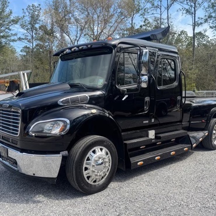 2009 FREIGHTLINER M2 106