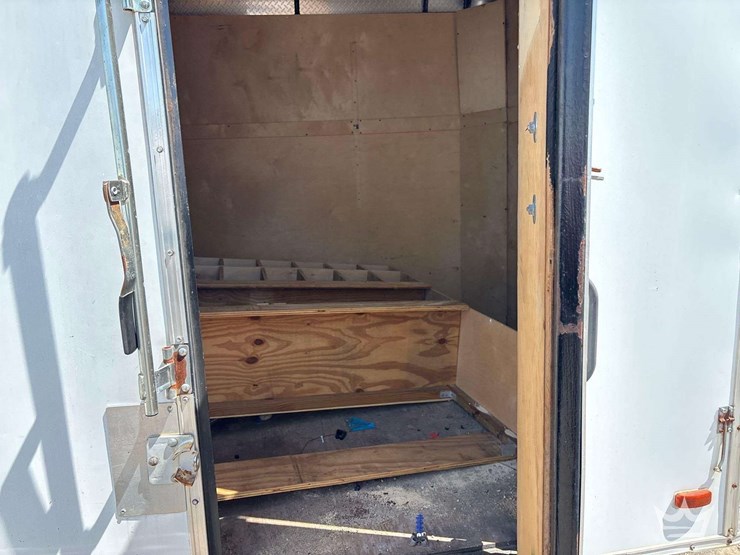 16ft-enclosed-cargo-t/a-trailer-image-8
