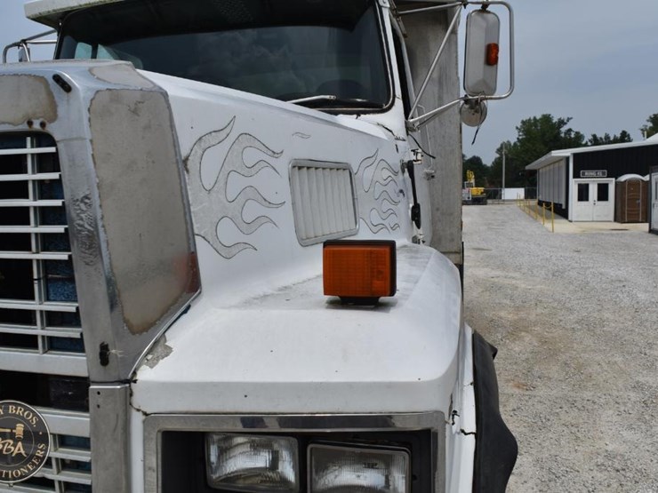 1986-ford-ltl9000-image-103