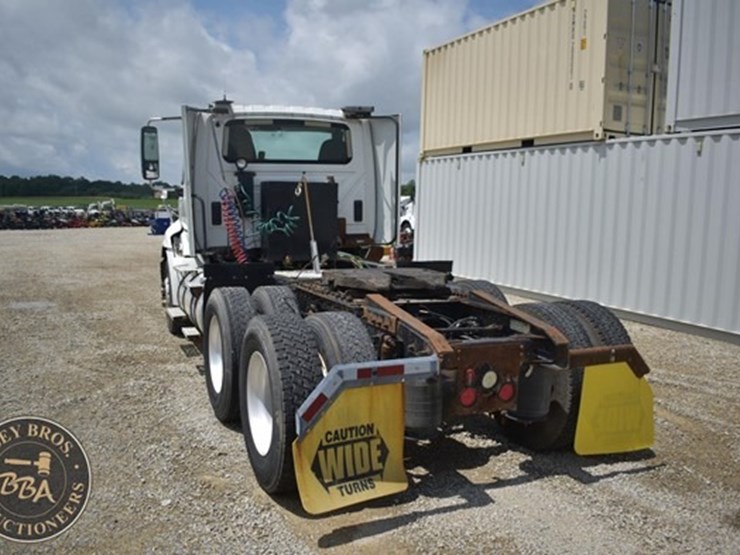 2014-international-prostar-image-83