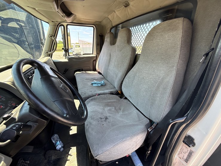 2008-international-durastar-4300-image-24