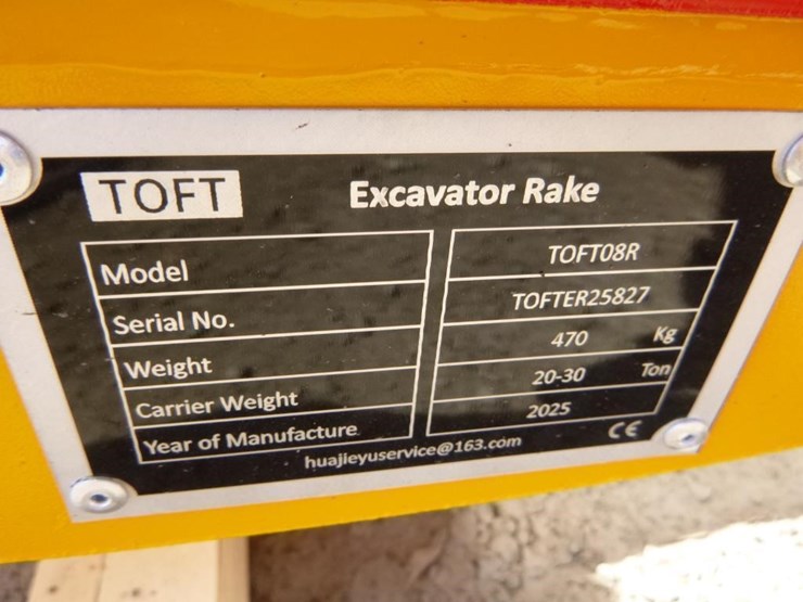 caterpillar-320-image-7