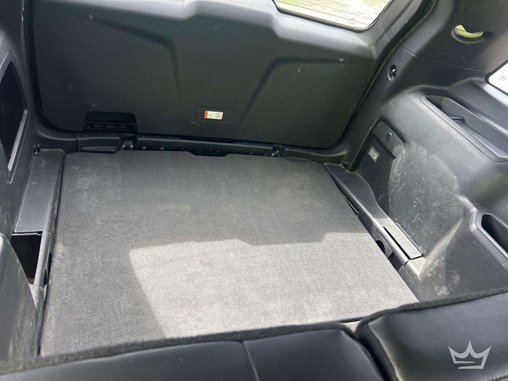 2016-ford-explorer-image-21