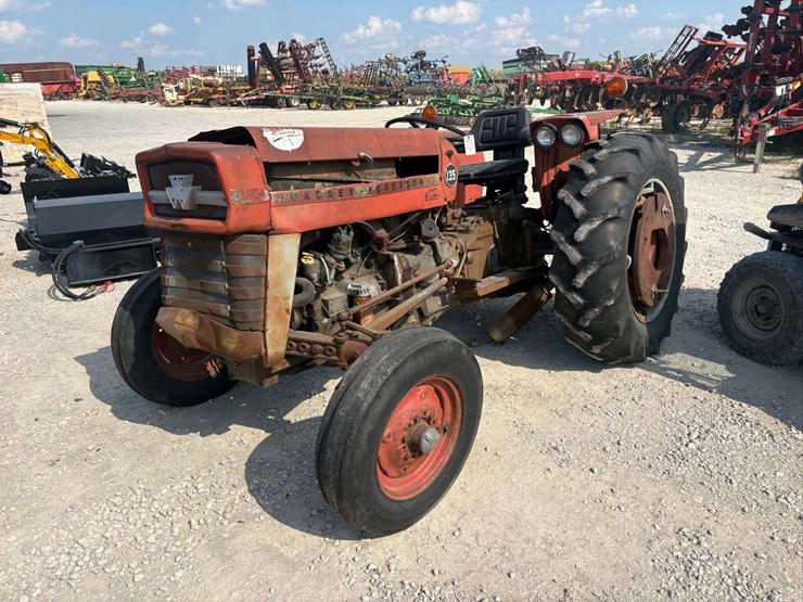 massey-ferguson-135-image-4
