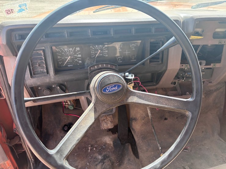 #126-•-1995-ford-image-10