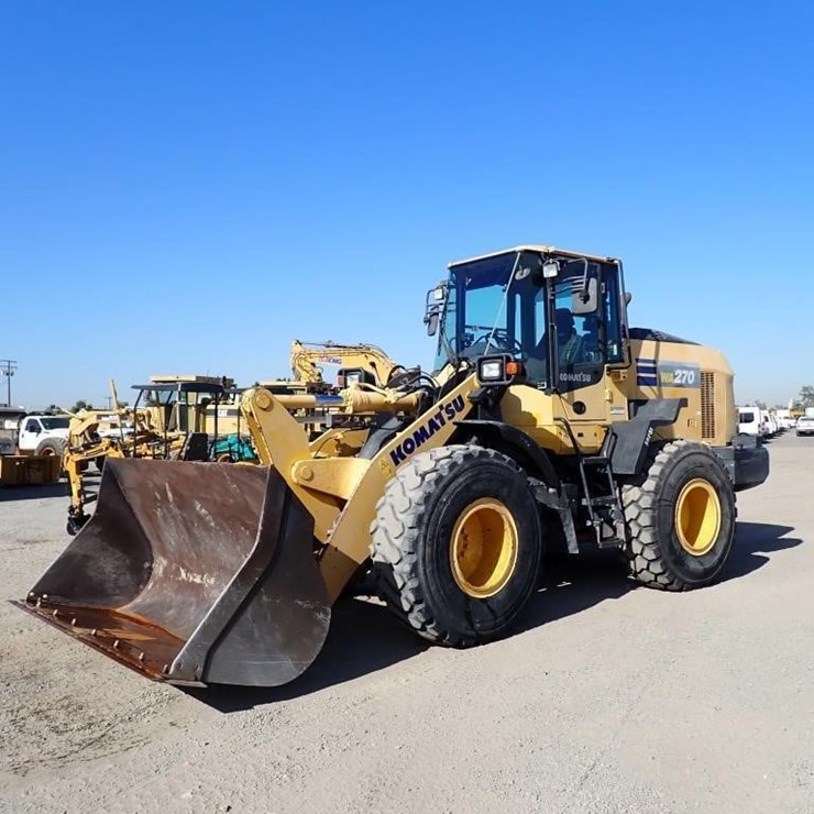 2019 KOMATSU WA270-8