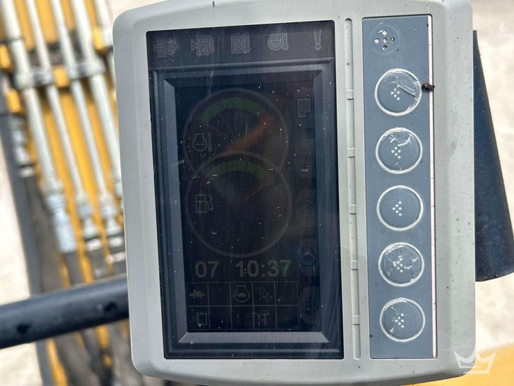 2015-caterpillar-304e2-mini-excavator-image-25