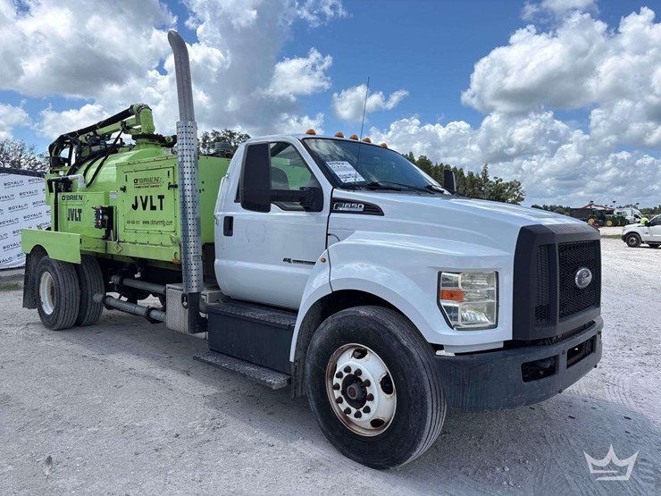 2016-ford-f650-image-2