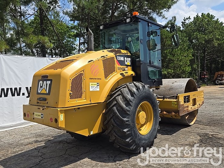 2020-caterpillar-cs56b-image-5