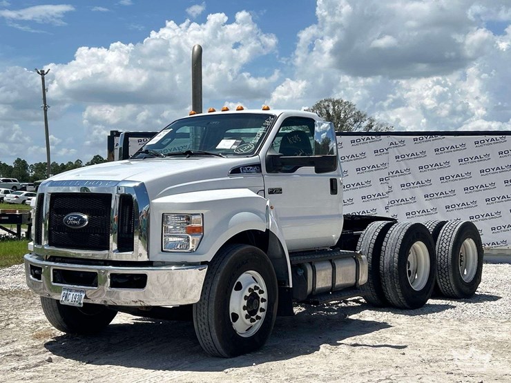 2022-ford-f750-image-1