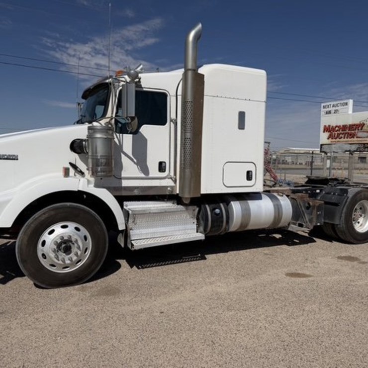 2020 PETERBILT 389