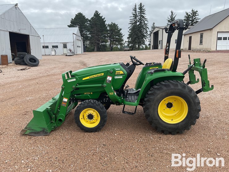 2013-john-deere-3032e-image-8