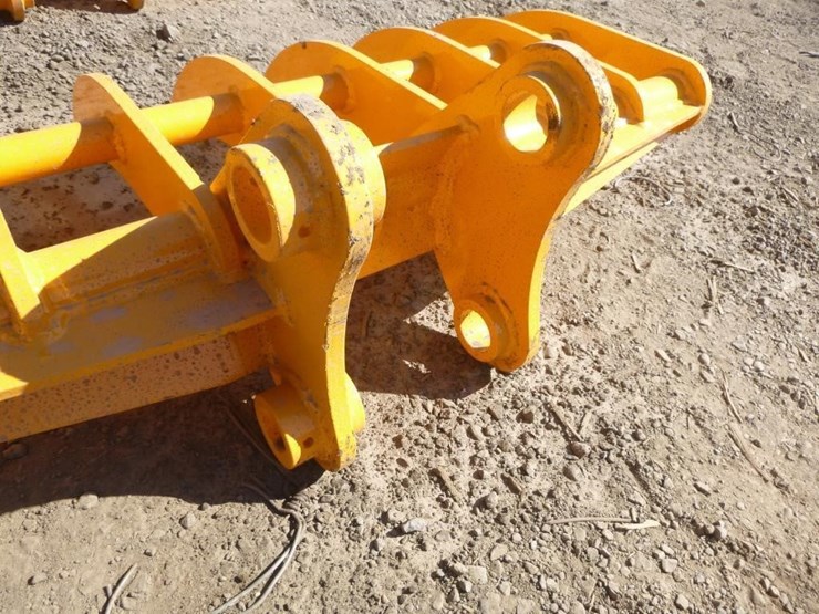 caterpillar-303-image-5