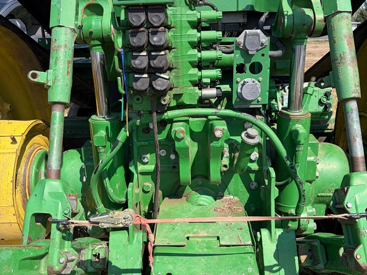 john-deere-8320t-image-16